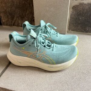 Women's Asics Gel Nimbus 26